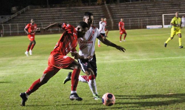 Noroeste até criou chances, mas viu o Primavera vencer no final do jogo - Bruno Freitas/Noroeste