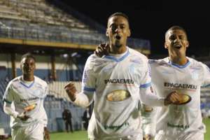 Paulista A3: Na briga pela ponta, técnico deve manter 3 zagueiros no Marília