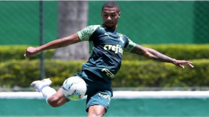 Wesley tem entorse no tornozelo confirmado e vira mais um desfalque no Palmeiras