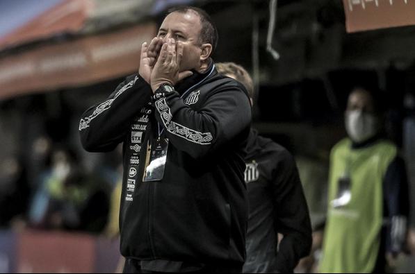 Sem gols há quatro jogos, Santos precisa bater Bragantino, dono da melhor defesa