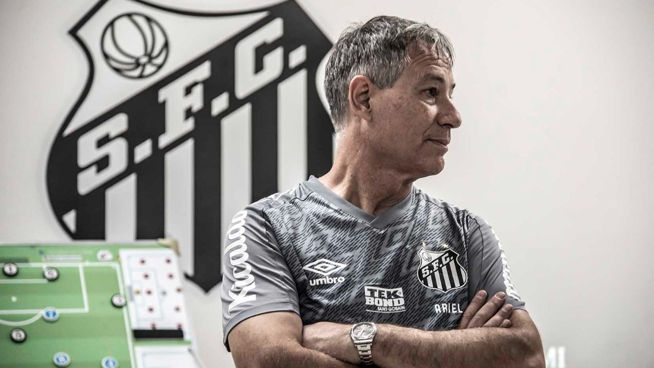 Após rescisão publicada com o Santos, torcida do Fortaleza faz campanha por Holan