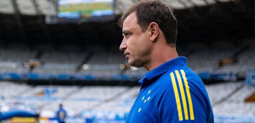 Felipe Conceição nega “apagão” do Cruzeiro e crava: “Estamos vivos”