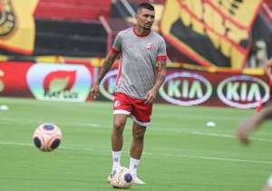 Artilheiro do Náutico minimiza goleada sofrida para o Sport