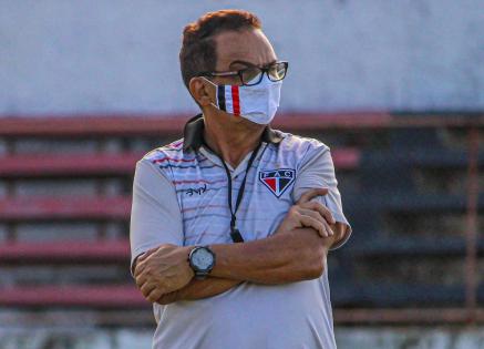 Técnico conquista sexta vitória consecutiva e mantém liderança no Cearense