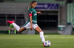 BRASILEIRO FEMININO: Palmeiras goleia o Grêmio e assume liderança