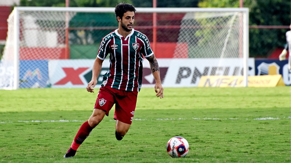 Volante do Fluminense rompe ligamento do joelho e passará por cirurgia