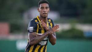 Clube da Série B quer artilheiro do Cariocão: 