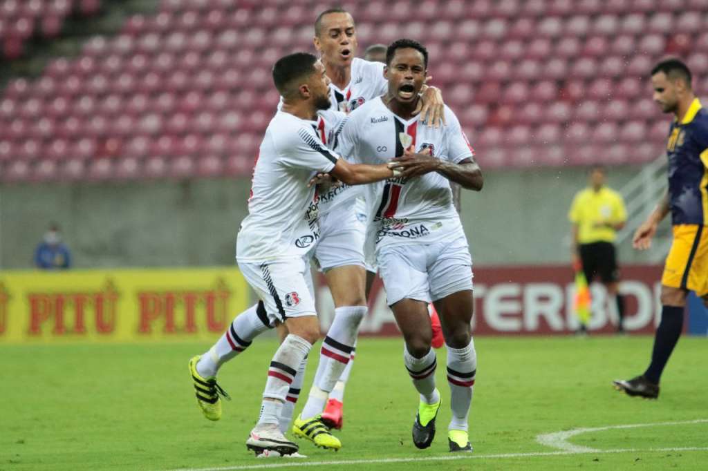 Santa Cruz quer garantir vaga na semi. Foto: Rafael Melo