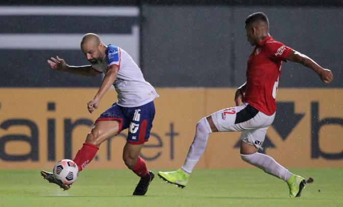 Thaciano marcou o primeiro gol do Bahia no confronto