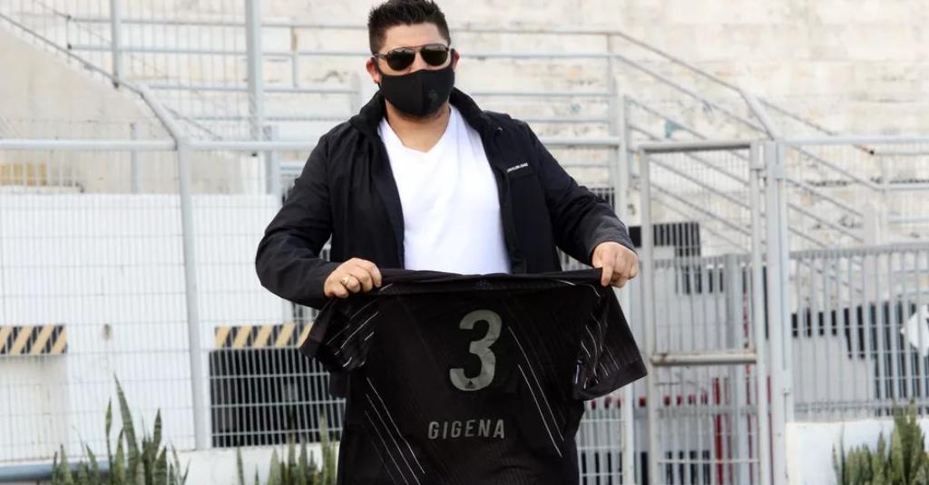 Para dar sorte? Homem dos 3 gols visita Ponte Preta antes do dérbi 199