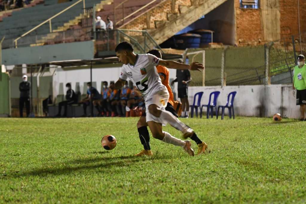 Barretos levou a melhor sobre o Desportivo Brasil (Foto: Jânio Munhoz)