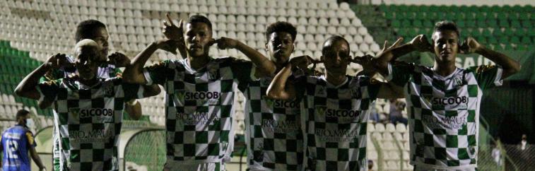 Jogadores do Rio Preto vibraram com vitória em casa