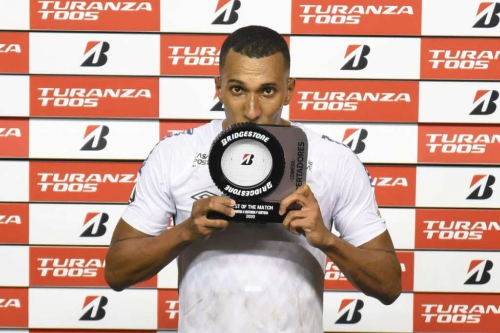 Lucas Braga se inspira em Soteldo para liderar jovem ataque do Santos