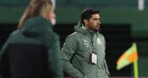 Abel Ferreira se revolta com maratona: 'No Paulista, faremos o que for possível'