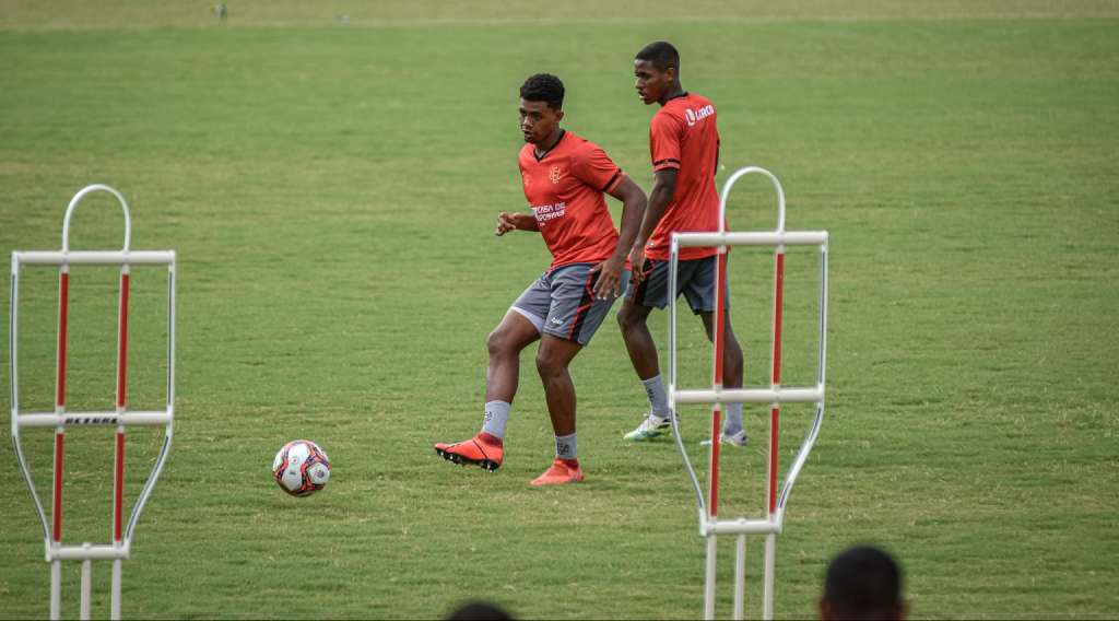 Ainda sonhando com classificação, Vitória tem 15 casos de covid-19 no elenco