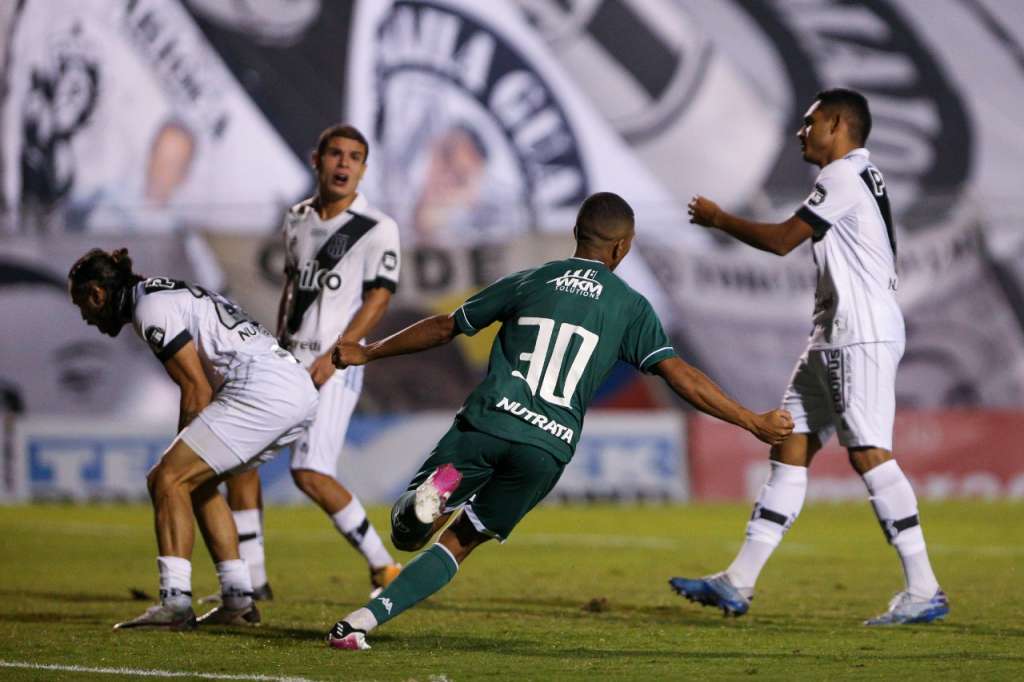 Matheus Davó vem sendo xodó no Guarani