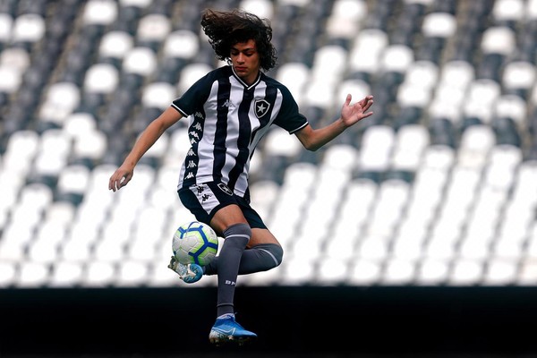 Time português faz investida, mas Botafogo rejeita ‘bolada’ por atacante