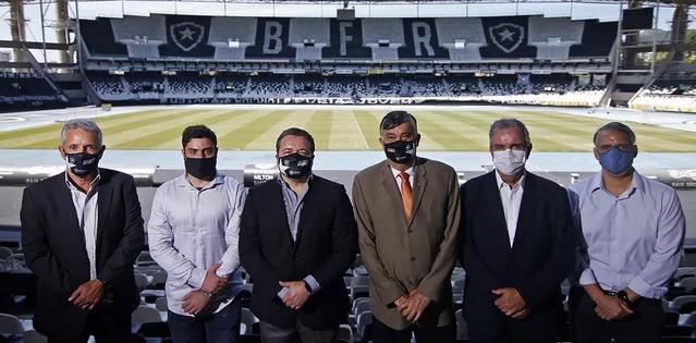 Mesmo na pindaíba, clube da Série B coloca em dia sua folha salarial