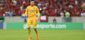 Diego Alves e Renê, machucados, devem desfalcar Flamengo contra o Volta Redonda