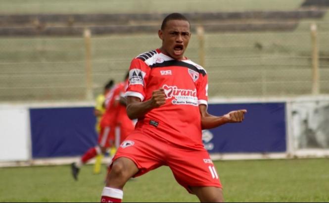 Palmeiras surpreende e contrata Jhonatan, meia do Primavera