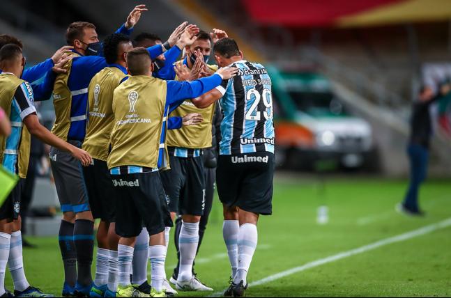 Diego Souza também deixou sua marca em cobrança de pênalti