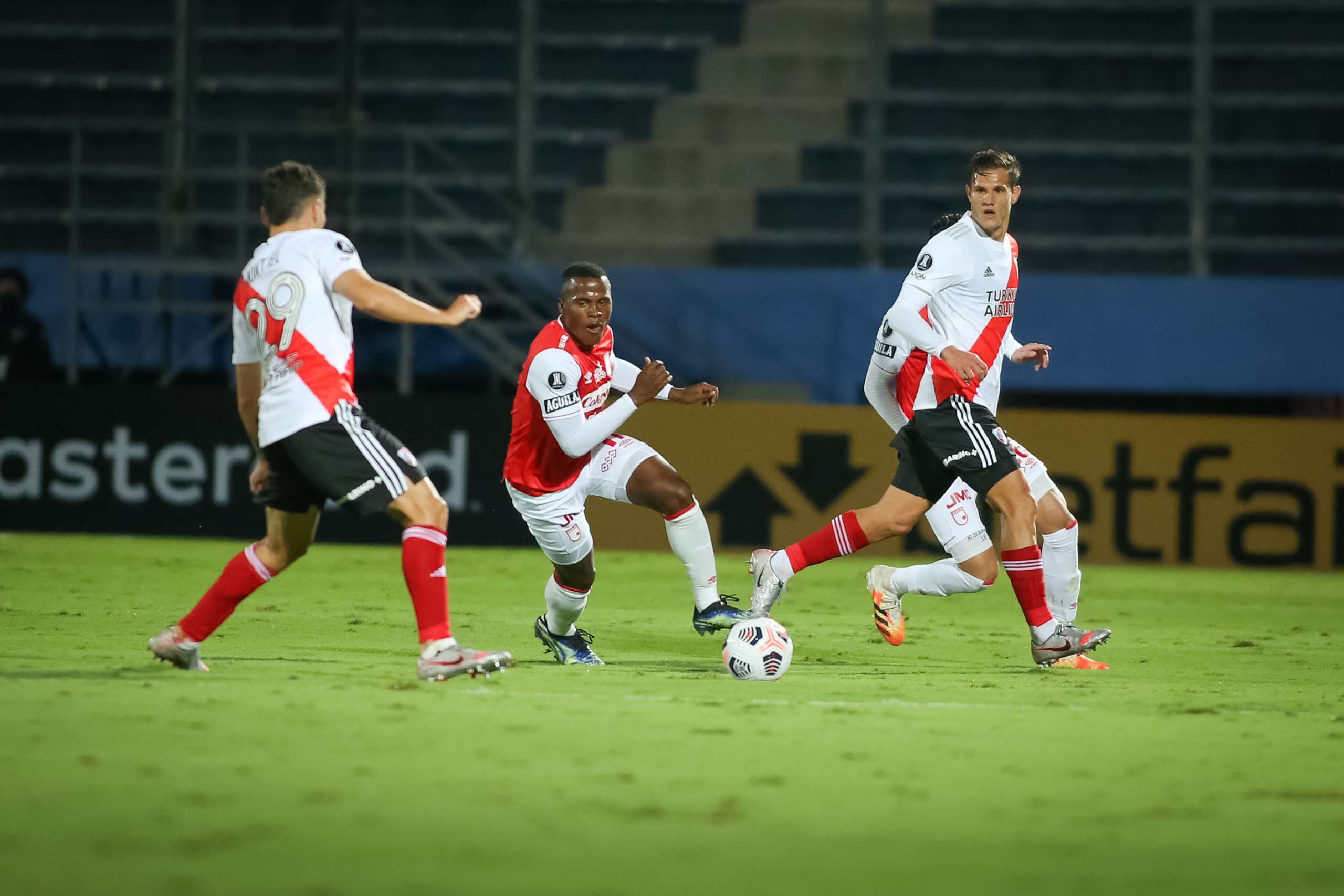 LIBERTADORES: Flu e River Plate só empatam; Argentinos Juniors segue 100%