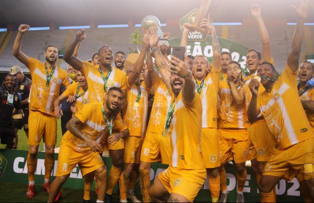 Brasiliense quer fazer história frente ao Grêmio antes de completar seus 21 anos