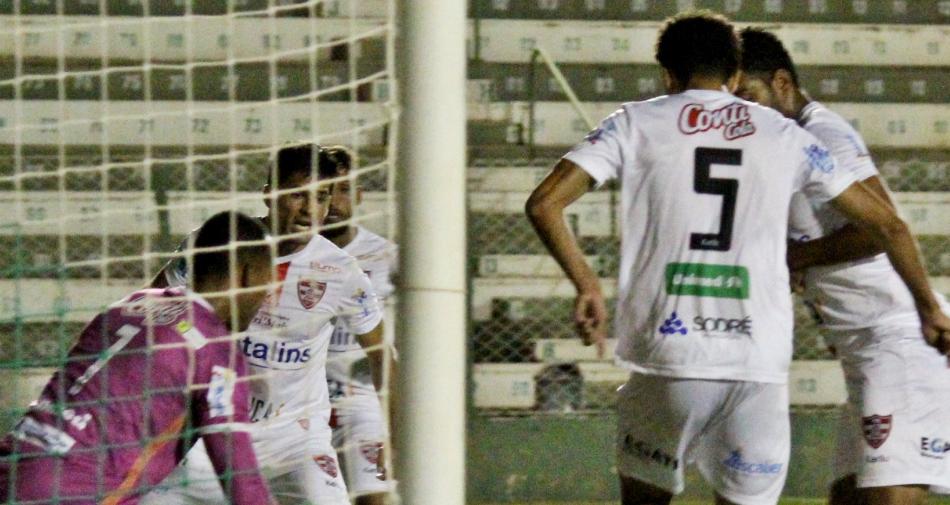 Penapolense 0 x 1 Linense – Com ‘Lei do Ex’, Elefante vence mais uma