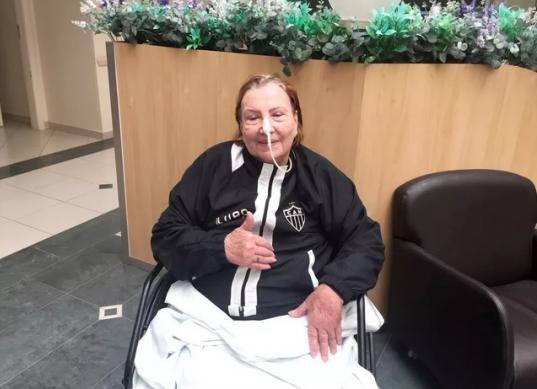 Mãe de técnico Cuca, do Atlético-MG, tem alta após COVID-19