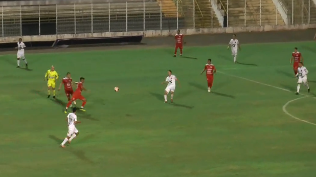 Capivariano saiu atrás no placar, mas virou e somou mais três pontos