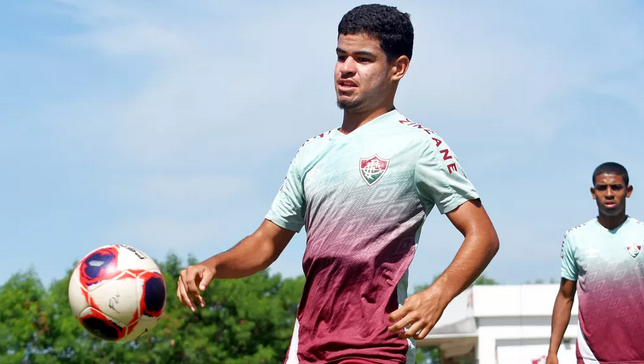 Jovem jogador do Fluminense entra na Justiça e pede rescisão de contrato