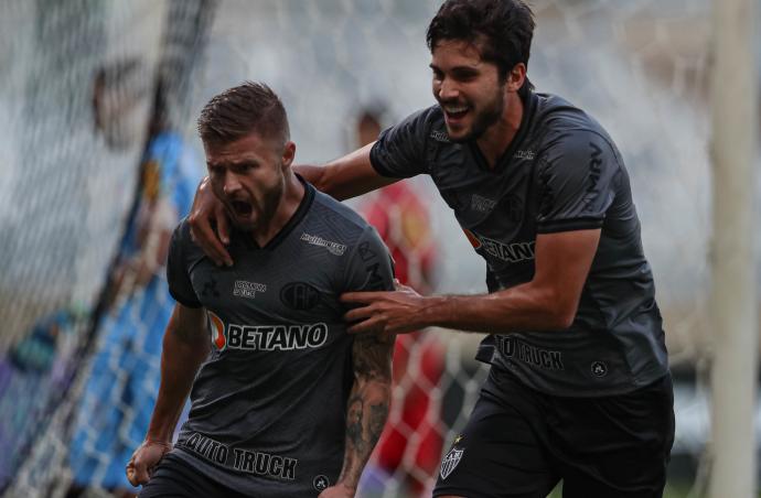 Mineiro: Réver elogia Cuca e os jogadores do Atlético-MG: “O grupo todo é capaz”