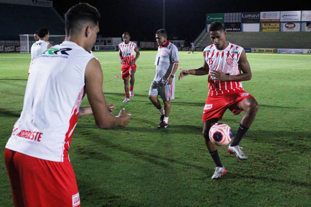 Noroeste tenta manter boa fase para seguir isolado na ponta (Foto: Bruno Freitas/Noroeste)  