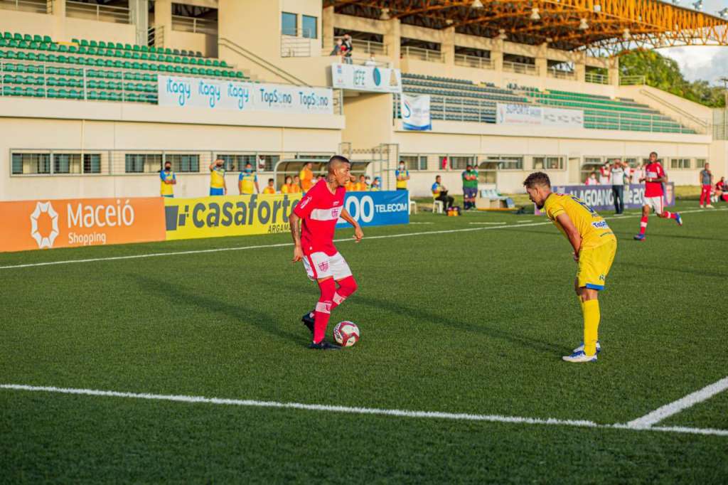 ALAGOANO: Com gol de Frazão, CRB sai na frente na semifinal