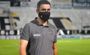 Fábio Moreno cobra elenco da Ponte Preta após erros e mira Série B