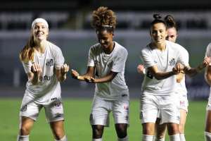 BRASILEIRO FEMININO: Santos vence Grêmio de virada, segue invicto e assume vice-liderança