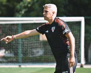 Em reapresentação, São Paulo treina sem Daniel Alves, Eder e Luciano