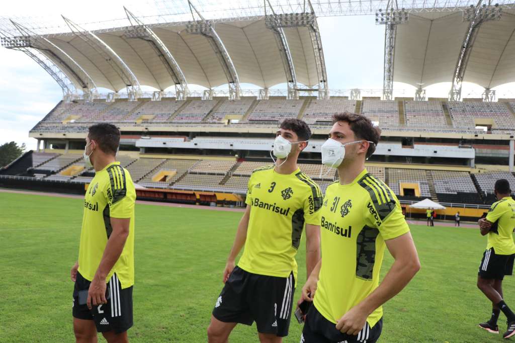 Elenco do Inter foi conhecer o local da partida