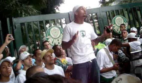 Ex-presidente da Mancha Verde é espancado por ‘torcedores’ do Palmeiras