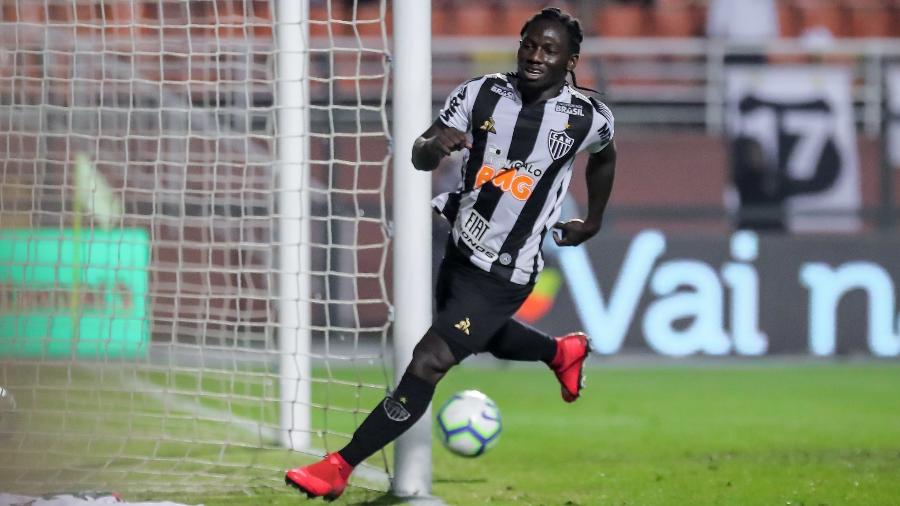 Atlético-MG paga parcela da dívida da venda do atacante colombiano Yimni Chara