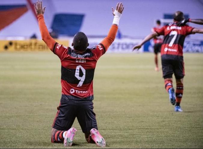 Gabigol igualou recorde de Zico: 16 gols