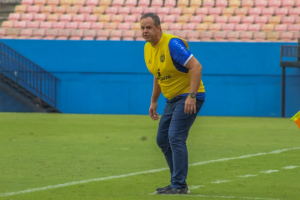 Treinador deixa o Nacional-AM após eliminação na semifinal do Amazonense