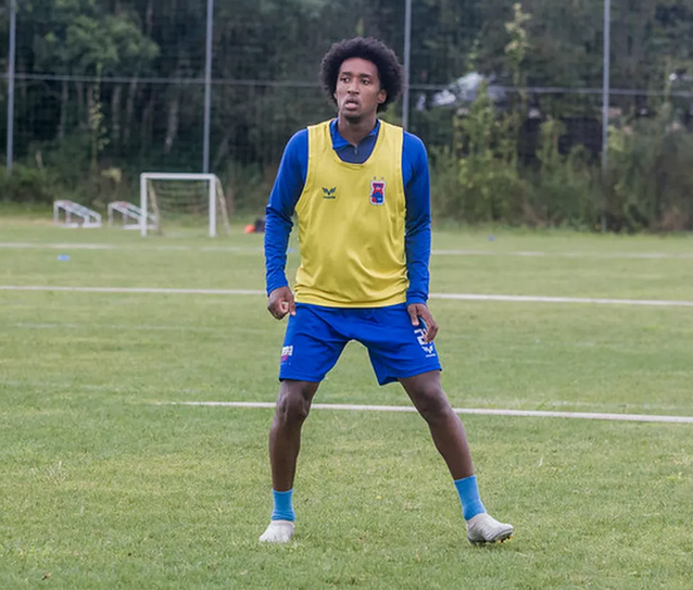 Clube do Paraná confirma saída de meio-campista e atacante