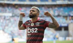 Atacante do Flamengo doa repirador de R$ 80 mil a hospital do interior de SP