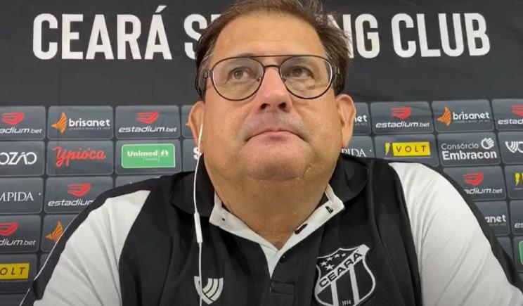 Técnico sensação recebe a primeira dose de vacina da Covid-19