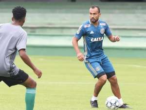 Aposentado, ex-Guarani aciona clube da Série B na Justiça