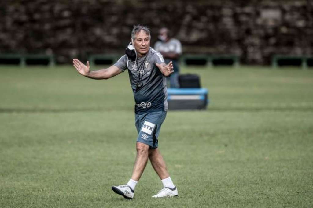 Ex-técnico do Santos, Ariel Holan é anunciado por time mexicano