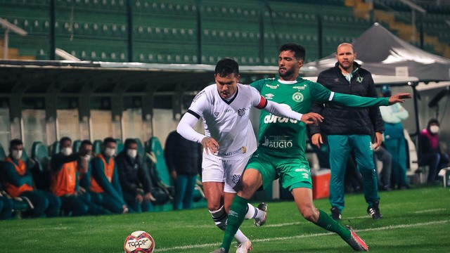 CATARINENSE: Chapecoense bate Figueirense e avança à semifinal