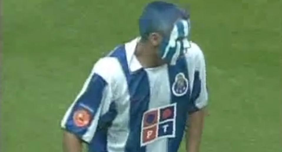 Pupilo de Mourinho, campeão da Liga deixa aposentadoria e acerta com clube mineiro