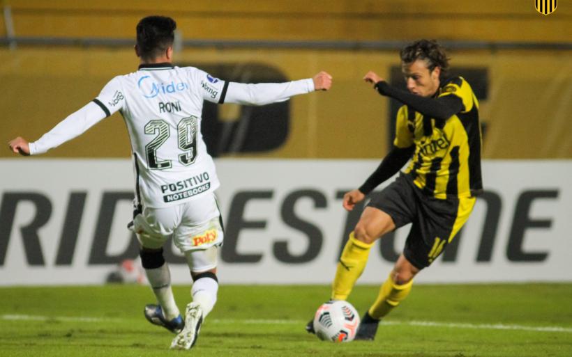 Peñarol massacra o Corinthians